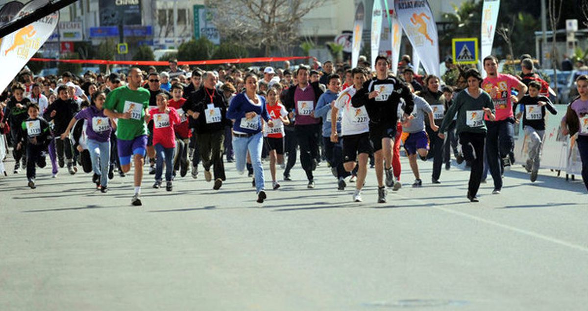 Antalya Maratonu'nda Yarışçı, Bitiş Çizgisine 500 Metre Kala Öldü