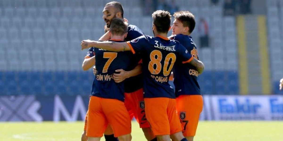 Başakşehir Takibi Bırakmıyor!