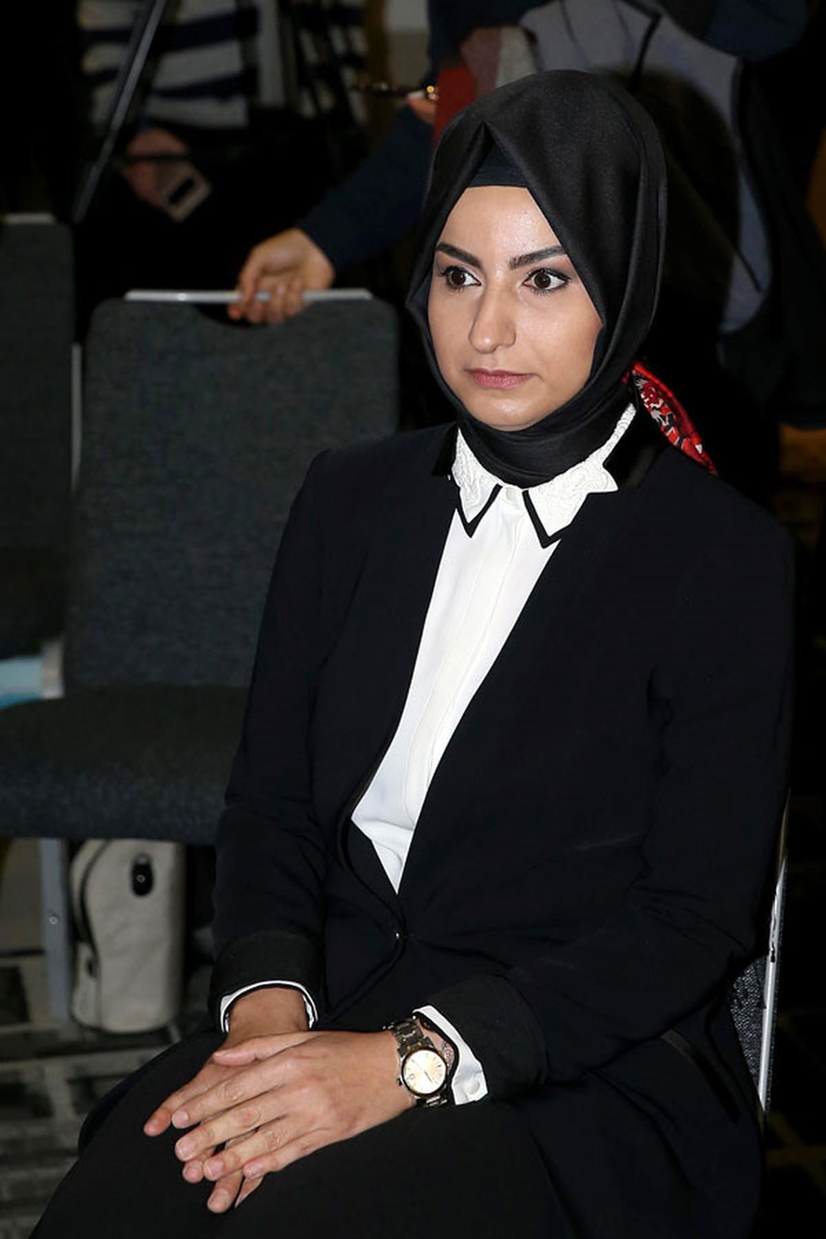 Başbakan Yıldırım'ın Kızı Büşra Yıldırım Mülteci Kampını Ziyaret Etti