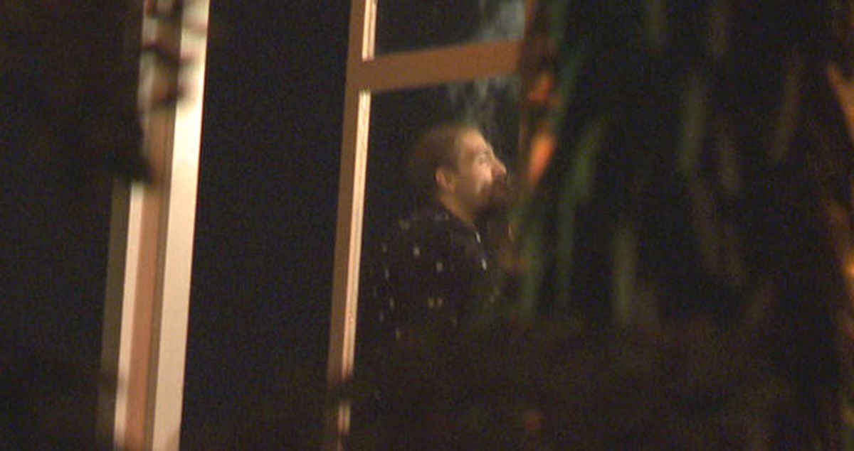 Caner Erkin, Gece Gittiği Mekanda Puro İçerken Görüntülendi