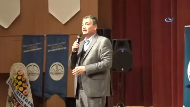 Kahramanmaraş'ta 'Kardeşlik Sınır Tanımaz' Konferansı Kahramanmaraş'ta 'Kardeşlik Sınır Tanımaz' Konferansı