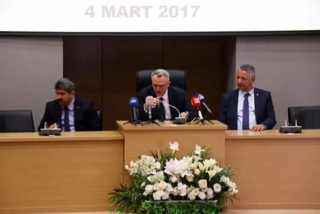 Maliye Bakanı Ağbal'dan Otobüsçülere Büyük Jest Maliye Bakanı Ağbal'dan Otobüsçülere Büyük Jest