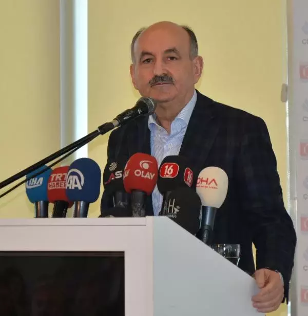 Müezzinoğlu, CHP'li Vekile Bakarak CHP'yi Eleştirdi