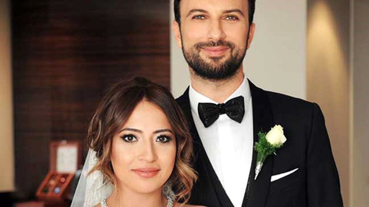 Tarkan, Paylaştığı Yarı Çıplak Yatak Pozunu Instagram'dan Sildi