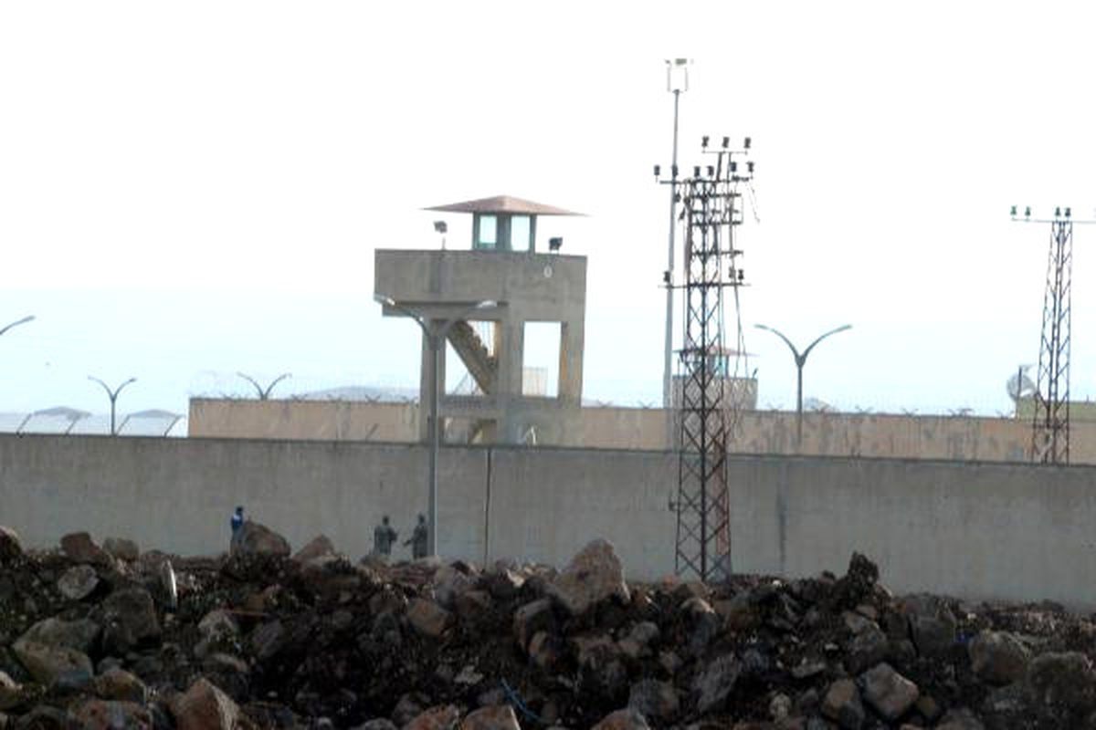 6 PKK'lının Firar Ettiği Cezaevinde, Kuledeki Nöbetçi Asker Uyumaya Gitmiş