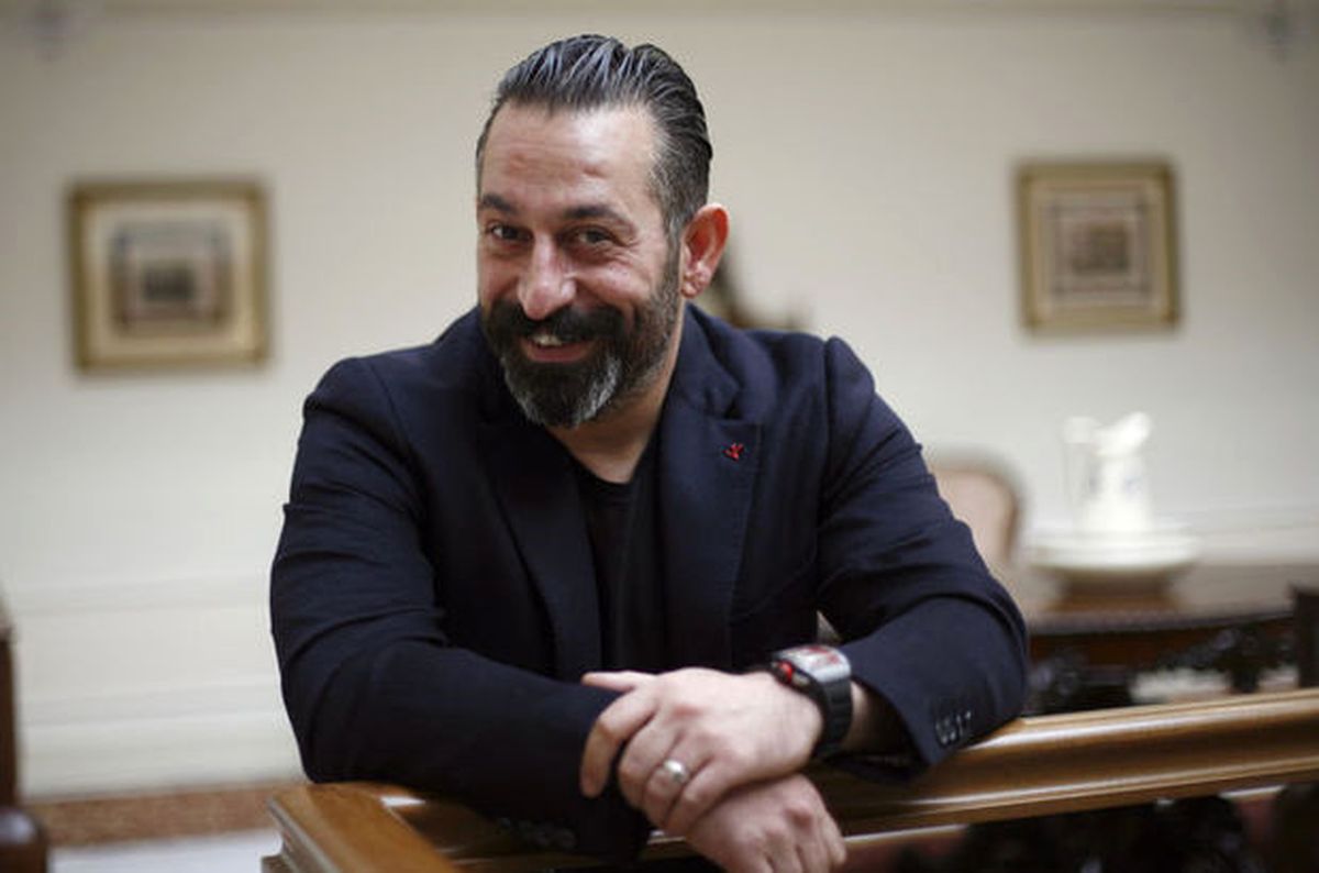 Cem Yılmaz, Yeni Filmi İçin Süperstar Ajda Pekkan'a Teklif Götürdü