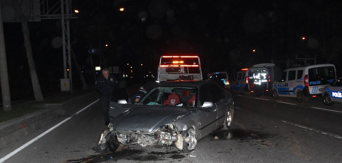 Polisten Kaçarken Kaza Yapan Gençler, Kaldırıldıkları Hastaneden de Kaçtı