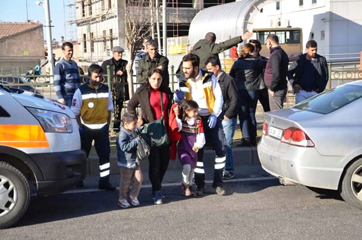 Otomobilin Çarptığı Çocuğunu Kocasından Korktuğu İçin Ambulansa Bindirmedi