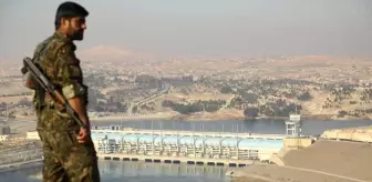 Atatürk Barajı: Türkiye Fırat'ın Suyunu Tutunca PYD Menbiç ve Kobani'de Elektriksiz Kaldı Atatürk Barajı: Türkiye Fırat'ın Suyunu Tutunca PYD Menbiç ve Kobani'de Elektriksiz Kaldı