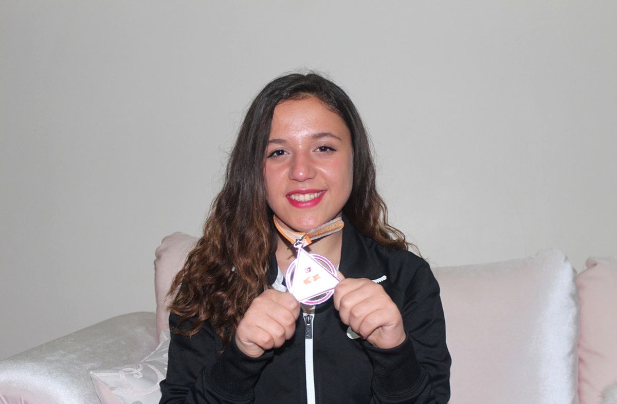 Yarış Yerine Iyiliği Tercih Eden Beyza'ya Onur Ödülü Verildi