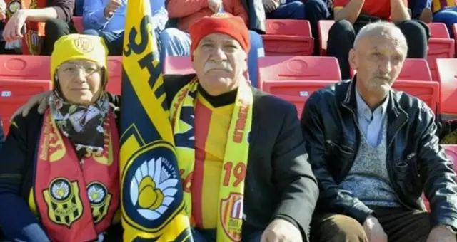 63 Yaşındaki Orhan Mutlu ve Eşi, Yeni Malatyaspor'un Her Maçına Gidiyor