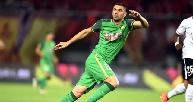 Burak Yılmaz: Trabzonspor İddiaları Asılsız, Çin'de Kalacağım