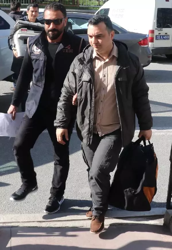 Sahil Güvenlik Karadeniz Bölge Komutanı'na Fetö'den Gözaltı Sahil Güvenlik Karadeniz Bölge Komutanı'na Fetö'den Gözaltı
