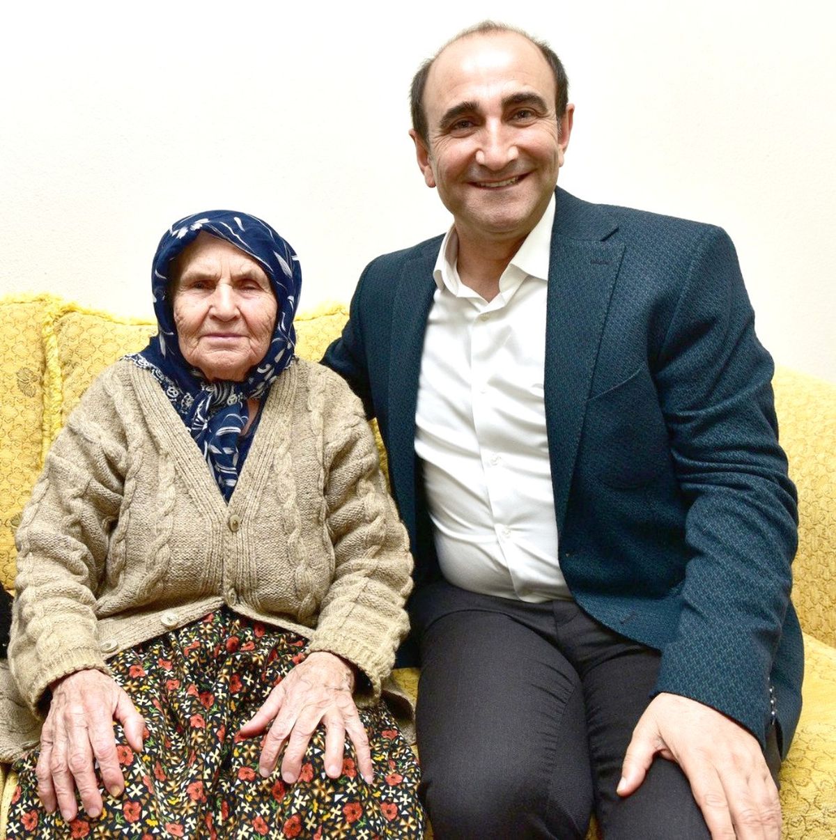 84 Yaşındaki Emine Ninenin Kadınlar Günü'nde Dünyası Aydınlandı