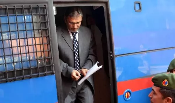 Adil Öksüz'ün Fetö Sanığı Kardeşi: Adil Öksüz'ü Ağabey Olarak Kabul Etmiyorum Adil Öksüz'ün Fetö Sanığı Kardeşi: Adil Öksüz'ü Ağabey Olarak Kabul Etmiyorum
