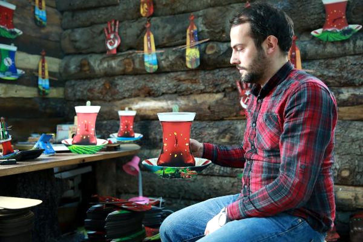 Bozulan Duvar Saatini Onaran Girişimci Kendi Markasını Üretti