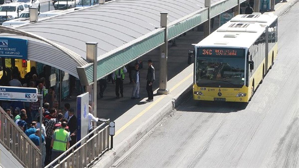 Dört Ana Duraktan Kalkan Metrobüsler Hiçbir Durakta Durmayacak