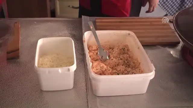 Elinin Hamuru' Boşandıktan Sonra Işi Oldu Elinin Hamuru' Boşandıktan Sonra Işi Oldu