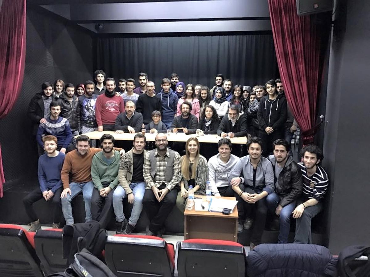 Her Öğrencisi ile Ayrı Selamlaşan Türk Öğretmen, Sosyal Medyayı Salladı