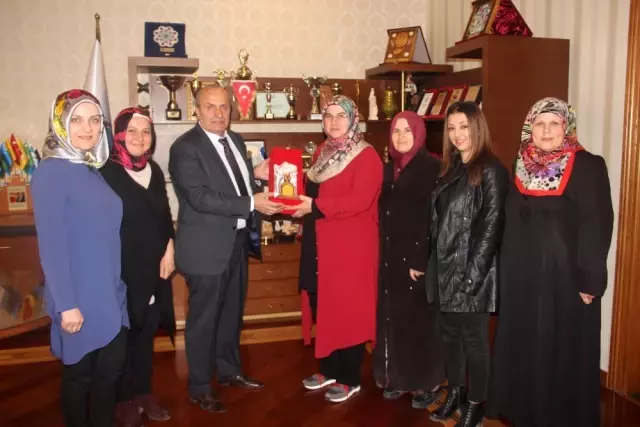 İl Kadın Kolları Başkanı Selçuk, Başkan Arslan'ı Ziyaret Etti İl Kadın Kolları Başkanı Selçuk, Başkan Arslan'ı Ziyaret Etti