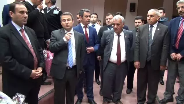 Kaymakam Çimşit'ten Kurumlarda Çalışan Bayan Personele Karanfil