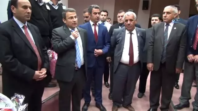 Kaymakam Çimşit'ten Kurumlarda Çalışan Bayan Personele Karanfil