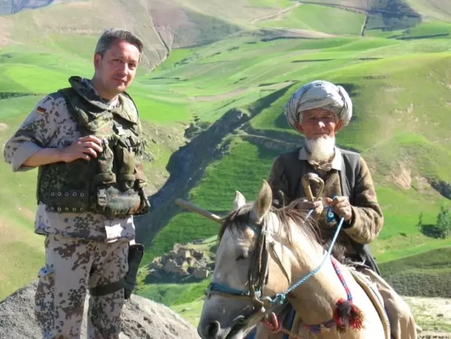 Ülkem ve Ben' Kitapseverler ile Buluştu