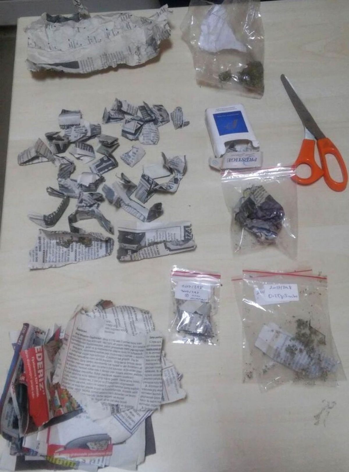 33 Paket Bonzai ile İlgili 3 Kişi Serbest