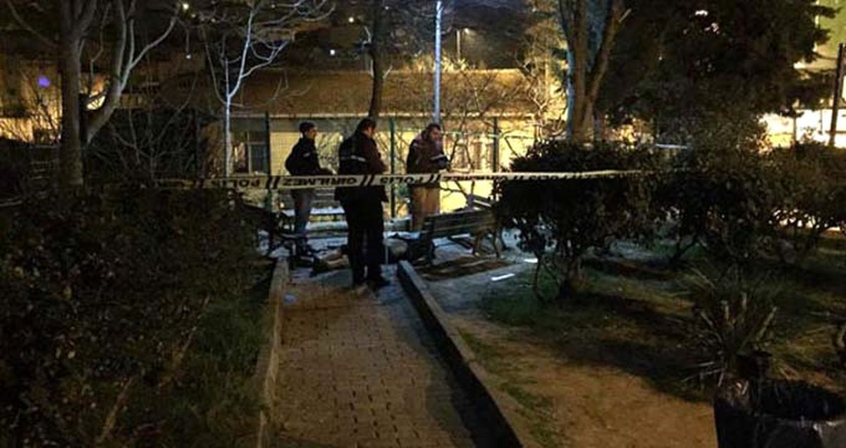 Çocuk Parkında Yürüyen Vatandaşlar, Ceset Buldular
