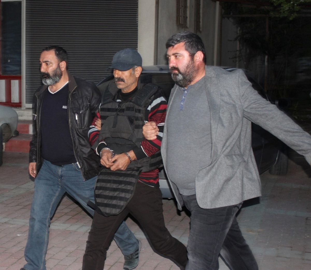 Nasıl Öldürdüğünü Anlatan Katil Babaya Feryat: Anamızı Öldürdün!