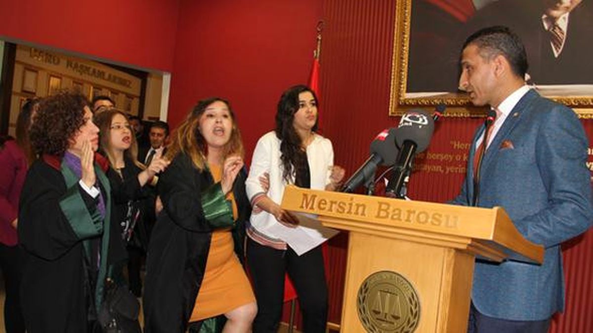 Mersin Baro Başkanı Özür Diledi Ama 21 Kadın Üye İstifa Etti