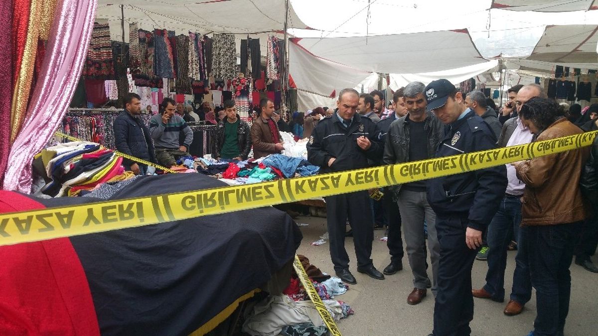 Pazarda Dehşet: Eski Ortaklarına Kurşun Yağdırdılar