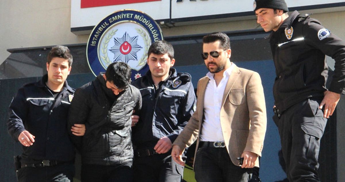 Polis Kılığına Giren Gaspçılar, Durdurdukları Sürücüleri Gasp Ettiler