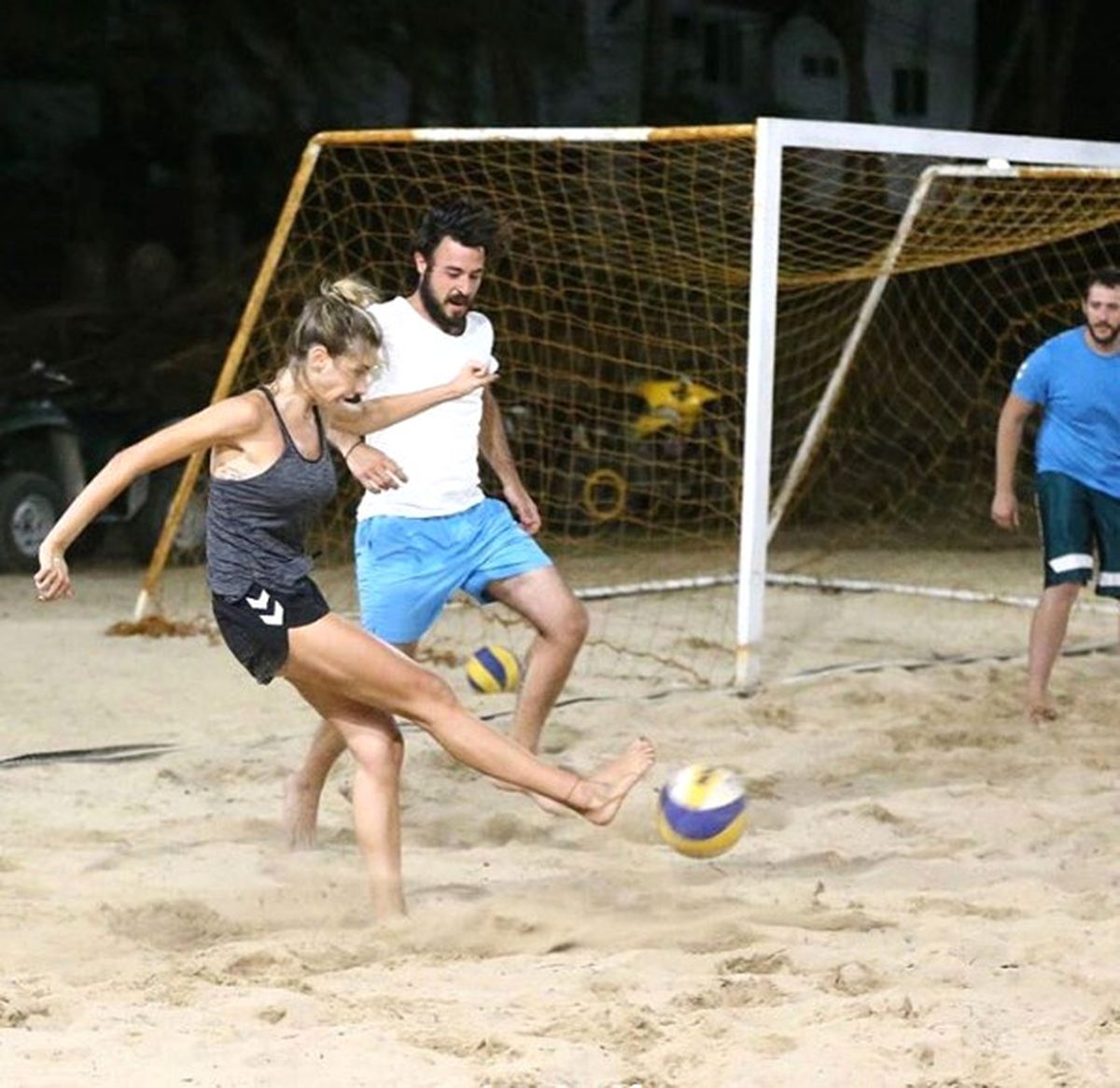 Şeyma Subaşı, Erkeklerle Kıran Kırana Futbol Oynadı