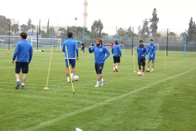Adana Demirspor Çalışmalarını Sürdürüyor