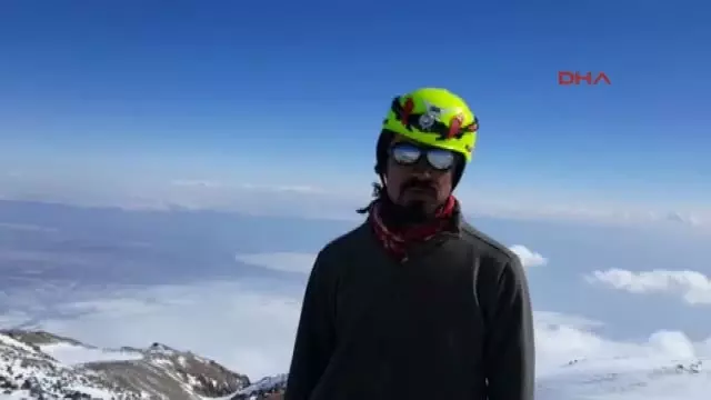 Bitlis Tek Başına Süphan Dağı'na Tırmandı Bitlis Tek Başına Süphan Dağı'na Tırmandı