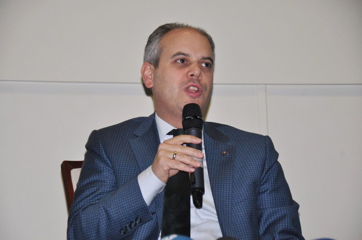 Gençlik ve Spor Bakanı Kılıç Ümraniye'de Gençlerle Buluştu