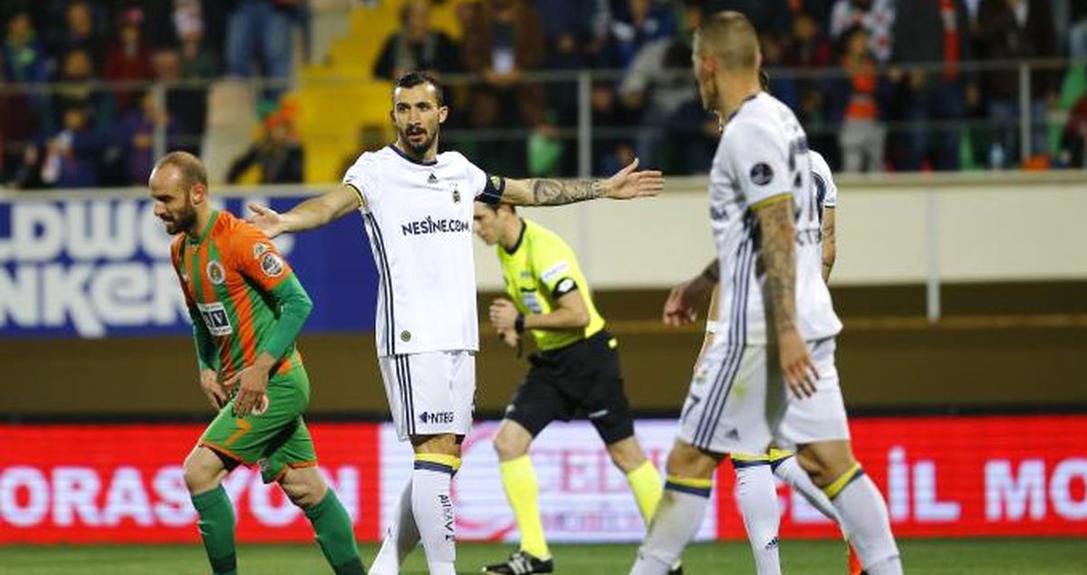 Mehmet Topal: Top Elime Çarptı, Ben Elle Kontrol Etmedim
