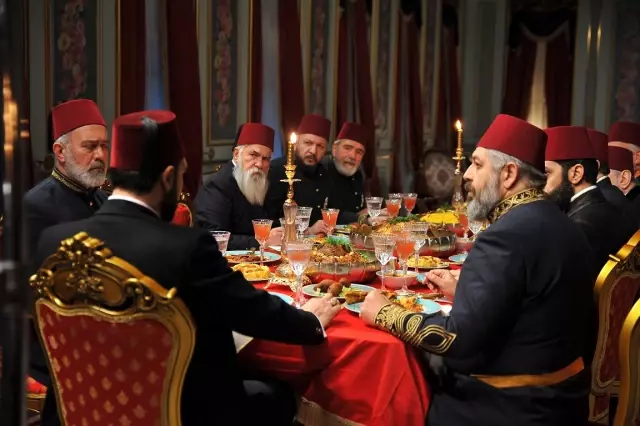 Payitaht Abdülhamid İle Bu Cuma Saatler Sekizde Duracak Payitaht Abdülhamid İle Bu Cuma Saatler Sekizde Duracak