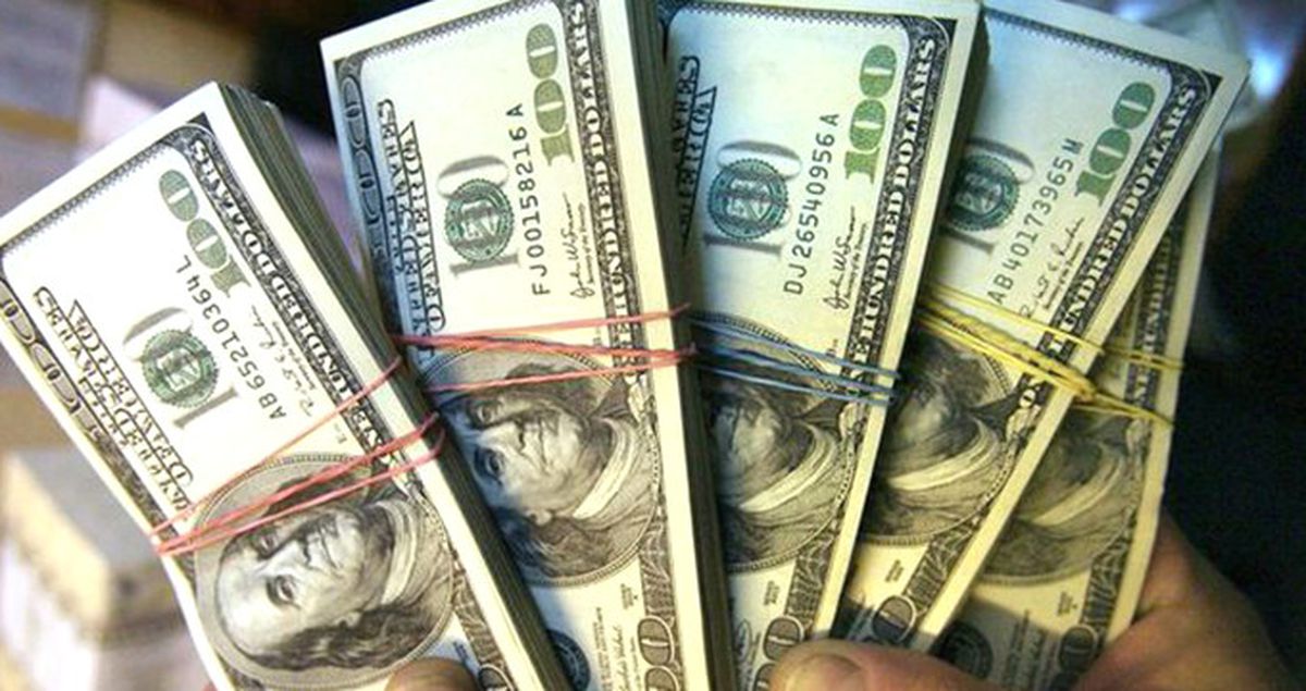Dolar 3,76 TL'den, Euro 3,99 TL'den Güne Başladı