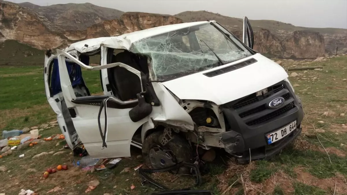 Batman'da Trafik Kazası: 1 Ölü, 10 Yaralı