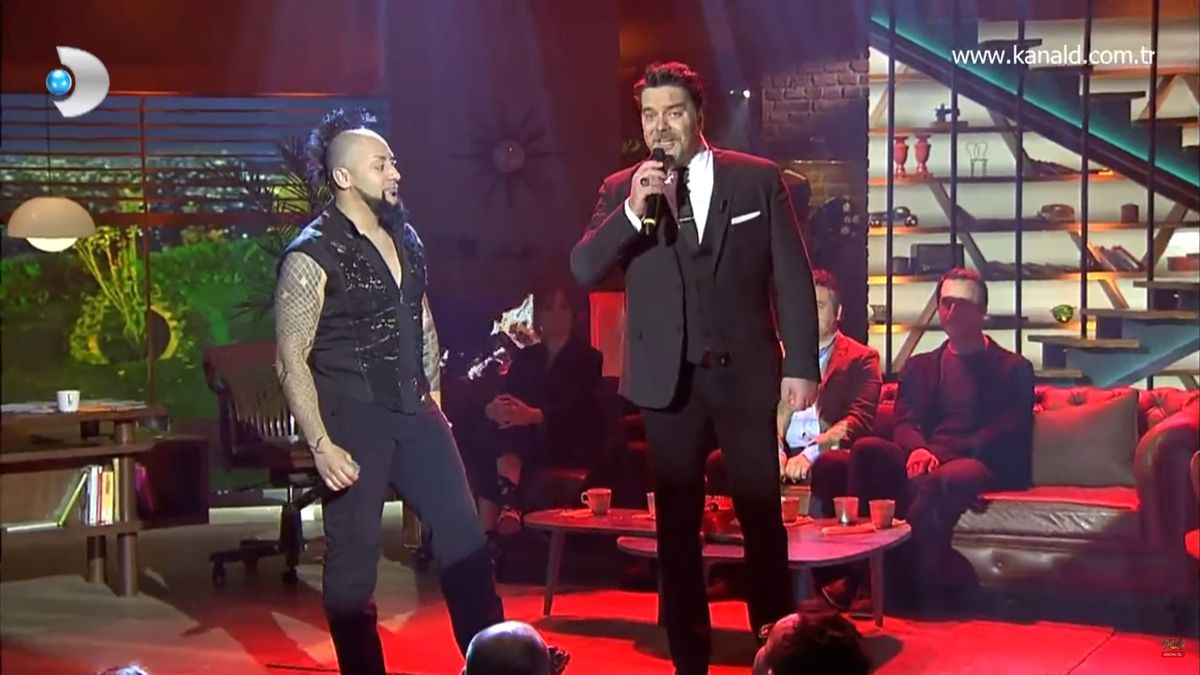 Beyaz, Hayko Cepkin ile 'Bağdat' Şarkısına Düet Yaptı, İzleyenler Kahkahaya Boğuldu