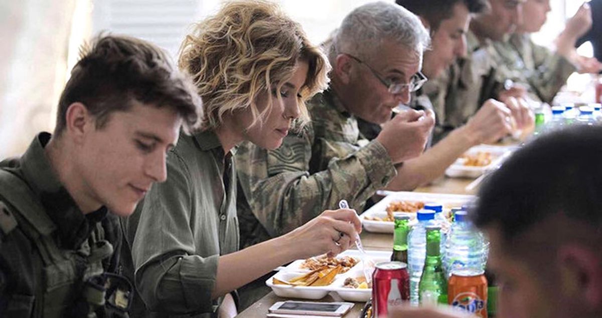 Gülben Ergen, Sınır Nöbeti Tutan Askerlerle Birlikte Yemek Yedi