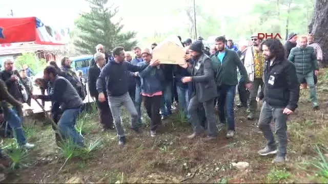 Kumluca Sahte Içkiden Ölen Mısır Toprağa Verildi