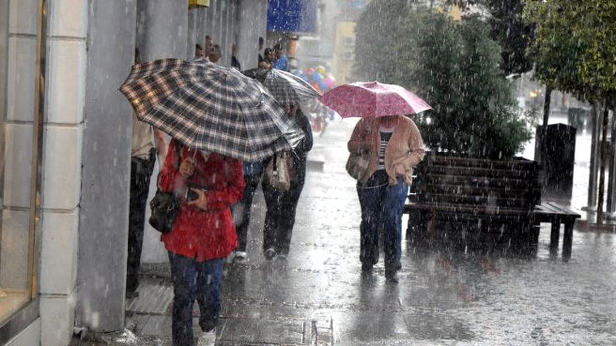 Meteoroloji'den İstanbul İçin Sağanak Yağış Uyarısı