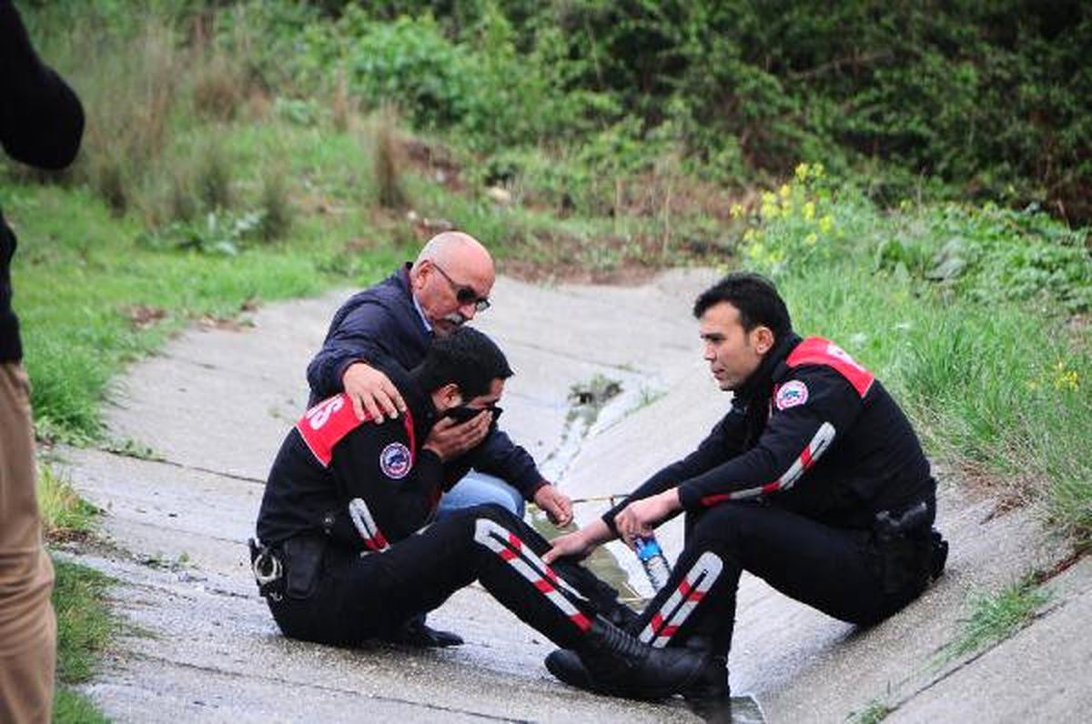 Telsizden Babasının Ölüm Haberini Duyan Polis Gözyaşlarına Boğuldu