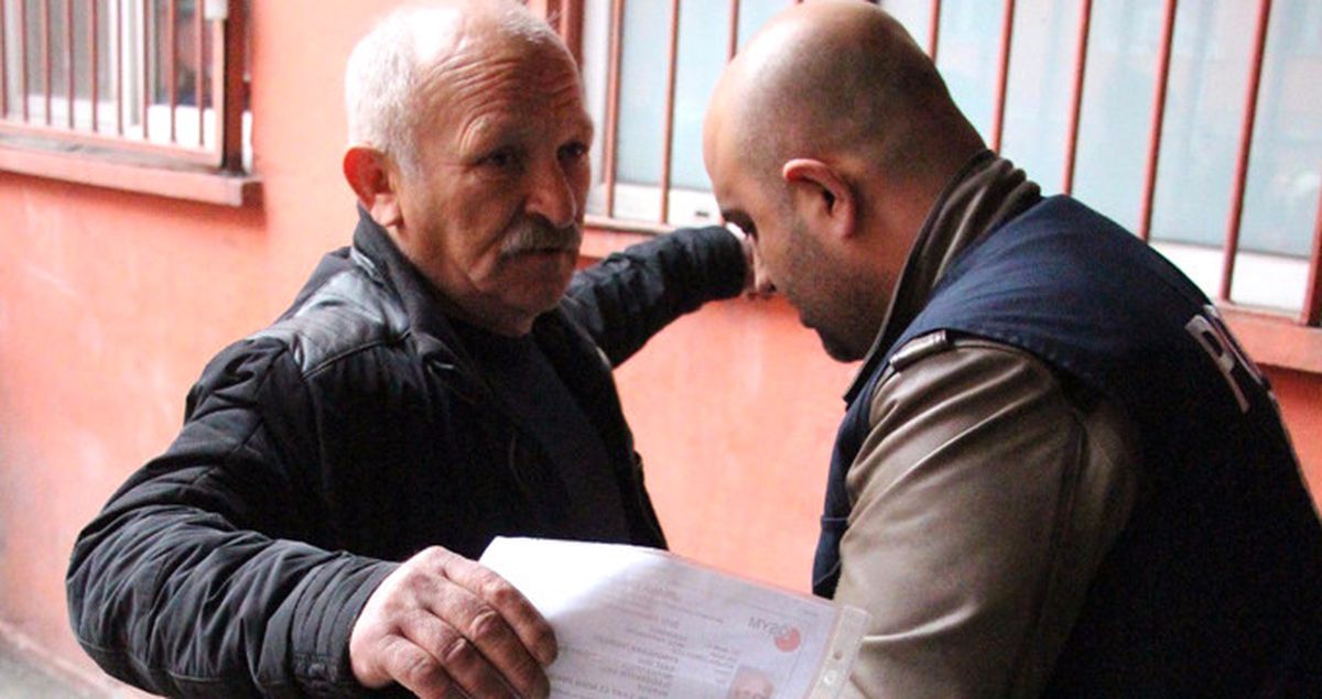 58 Yaşındaki Adam, YGS'ye Girmek İçin Okulun Yolunu Tuttu