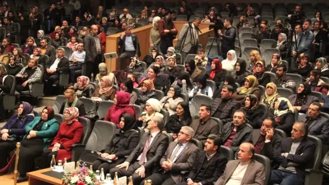 Kahramanmaraş'ta 'Mutlu Birey, Mutlu Aile, Mutlu Toplum' Konferansı Kahramanmaraş'ta 'Mutlu Birey, Mutlu Aile, Mutlu Toplum' Konferansı