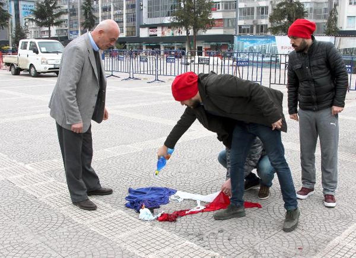 Samsun'da Hollanda Bayrağı Yakıldı