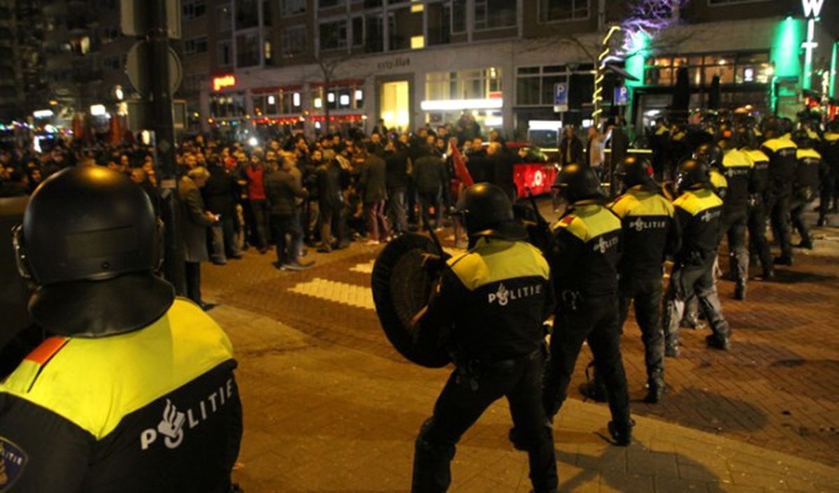 Türkiye'nin Rotterdam Başkonsolosluğu Önünde Protesto